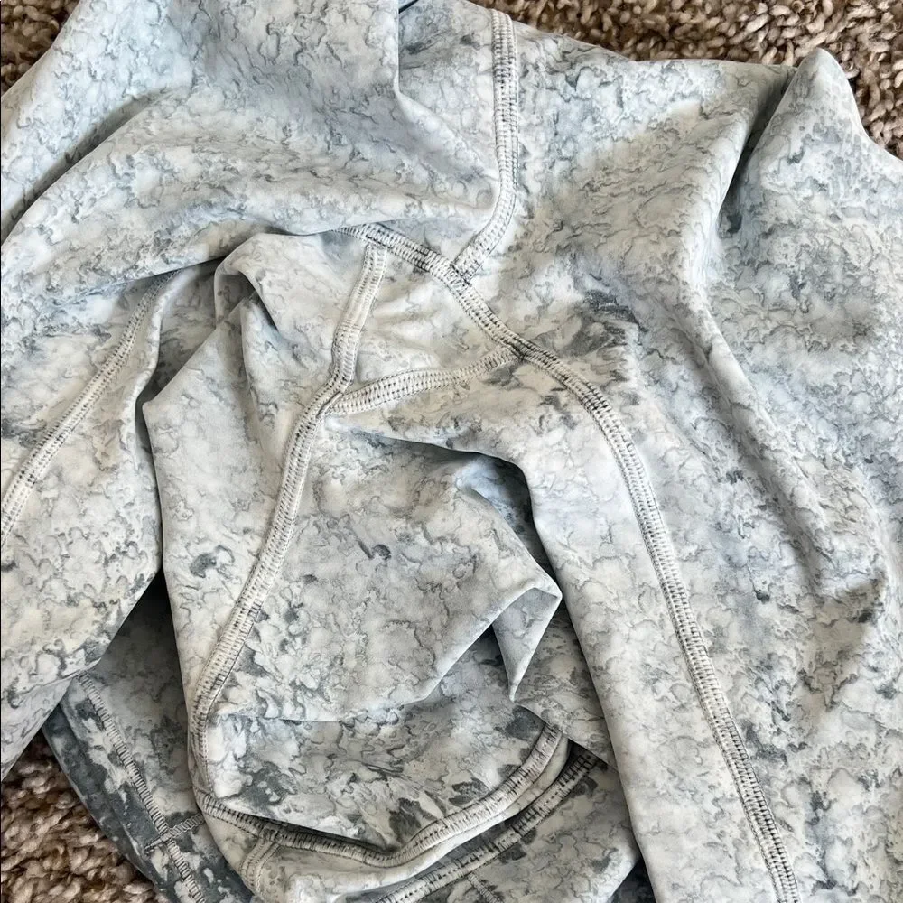 Like New!  Lululemon Wunder Train High Rise Crop 23